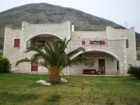 231138, (For Sale) Residential apartment complex || Lakonia/East Mani - 300 Sq.m, 6 Bedrooms, 900.000€