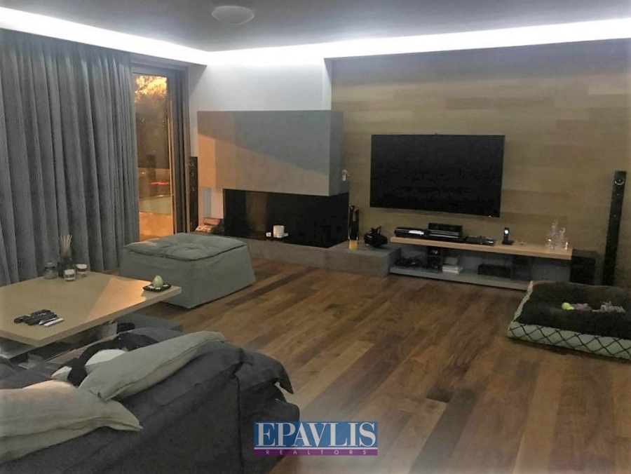 1477589, (For Sale) Residential Apartment || Athens South/Glyfada - 116 Sq.m, 2 Bedrooms, 700.000€