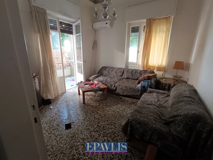 1513601, (For Sale) Residential Building || Athens South/Kallithea - 242 Sq.m, 6 Bedrooms, 420.000€