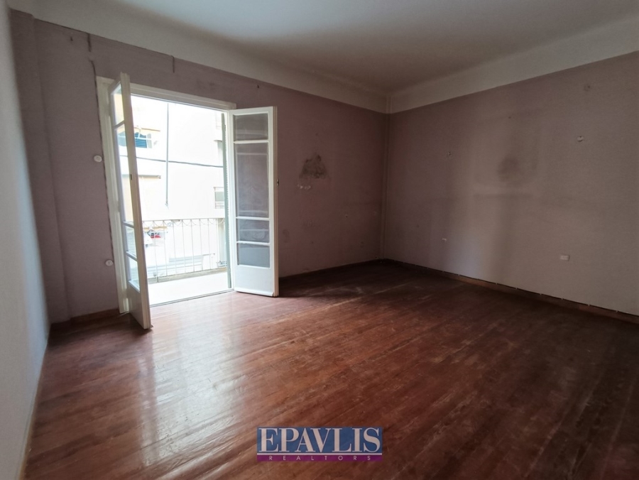 1356564, (For Sale) Residential Floor apartment || Athens Center/Vyronas - 86 Sq.m, 2 Bedrooms, 105.000€