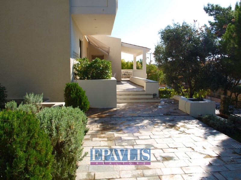 959020, (For Sale) Residential Detached house || Athens South/Alimos - 415 Sq.m, 4 Bedrooms, 1.900.000€
