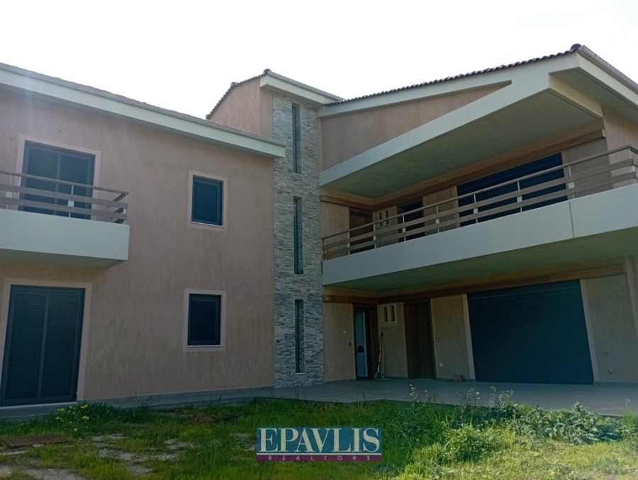 1536324, (For Sale) Residential Building || East Attica/Rafina - 710 Sq.m, 12 Bedrooms, 1.500.000€
