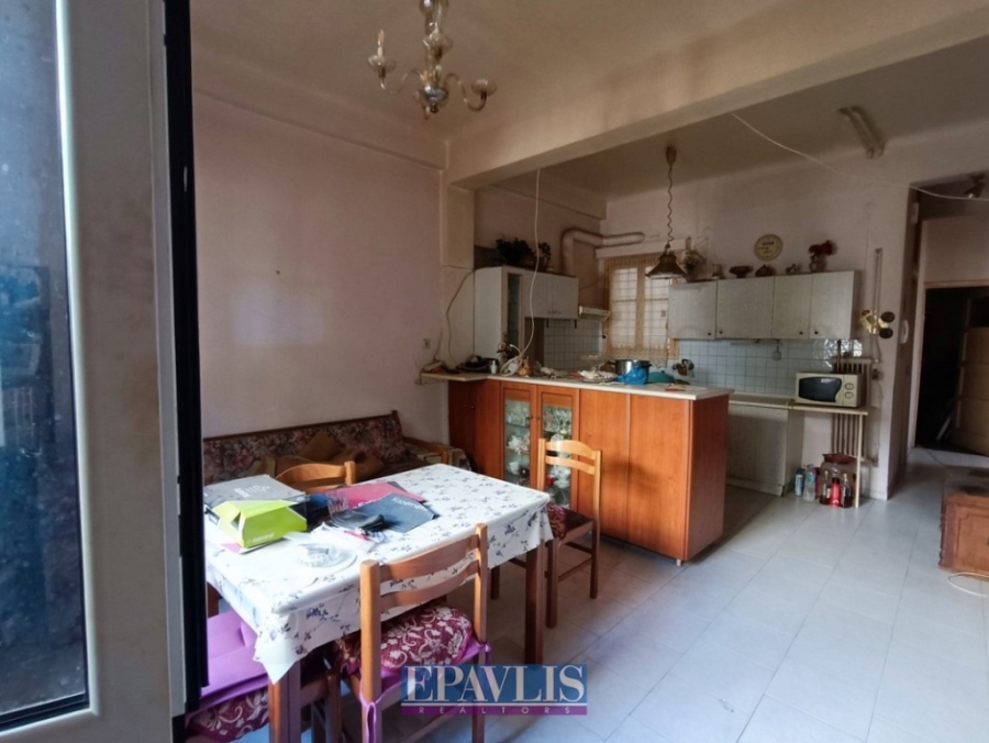 1603094, (For Sale) Residential Floor apartment || Athens Center/Vyronas - 133 Sq.m, 3 Bedrooms, 180.000€