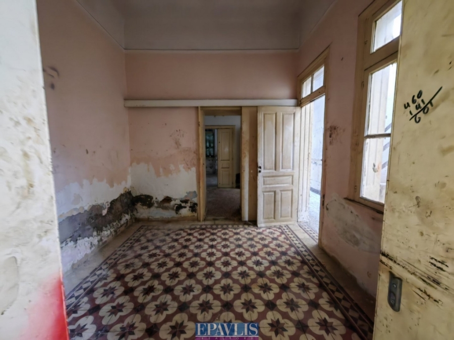 1675994, (For Sale) Residential Detached house || Piraias/Piraeus - 80 Sq.m, 70.000€