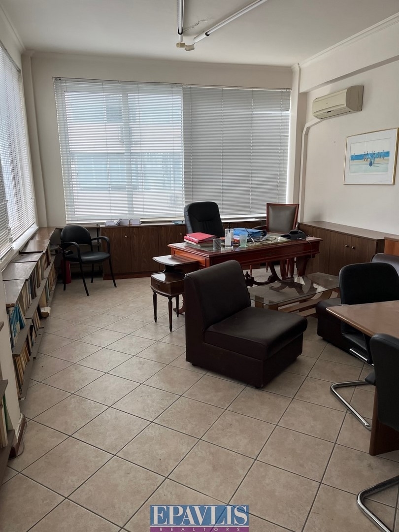 1695261, (For Rent) Commercial Office || Piraias/Piraeus - 86 Sq.m, 600€