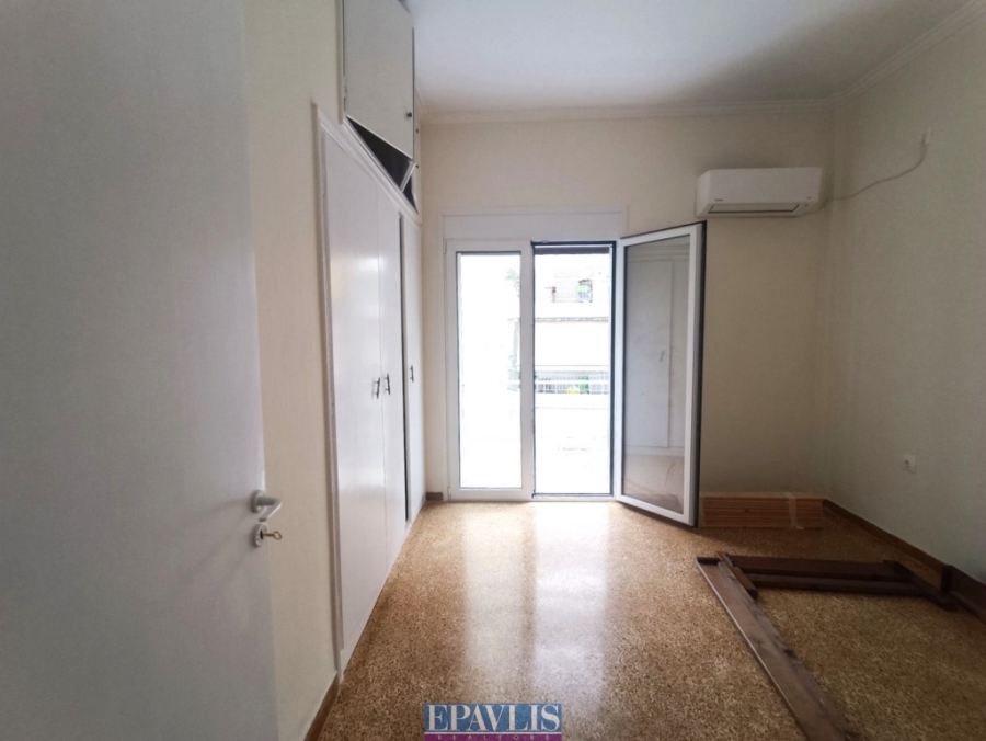 1710799, (For Sale) Residential Apartment || Athens Center/Vyronas - 60 Sq.m, 1 Bedrooms, 100.000€