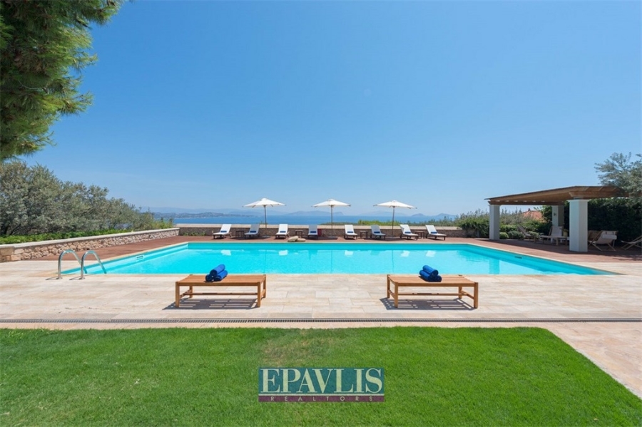 1074633, (For Sale) Residential Villa || Piraias/Spetses - 380 Sq.m, 8 Bedrooms, 2.500.000€