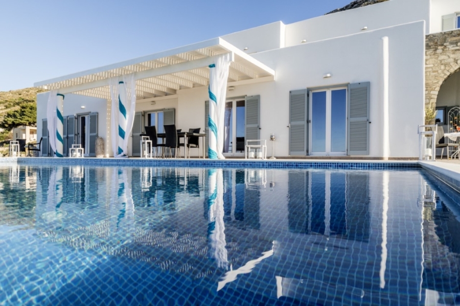 824394, (For Sale) Residential Villa || Cyclades/Paros - 380 Sq.m, 6 Bedrooms, 3.000.000€